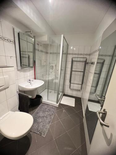 Kúpeľňa v ubytovaní Mainz mit Domblick und 3 Betten