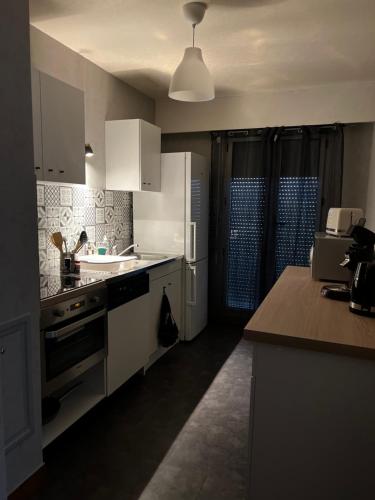 Photo de la galerie de l'établissement F2 en rez de jardin pour 4 personnes, à Yzeure