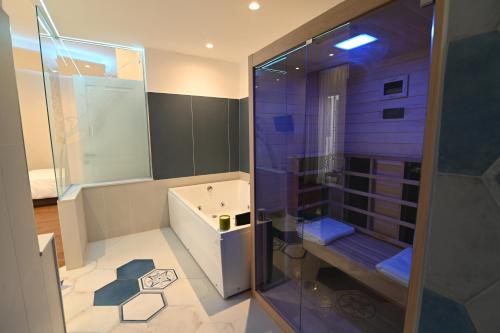 Un baño de Slopes Suites and SPA