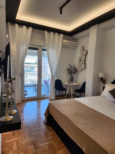 Bachelor Penthouse with Roof Garden access, 15 m walk to Acropolis