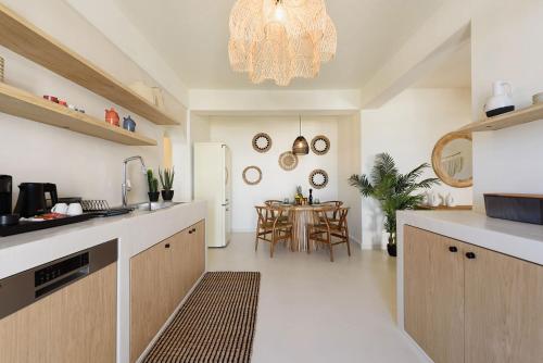 Cucina o angolo cottura di Vammos Luxury Residences