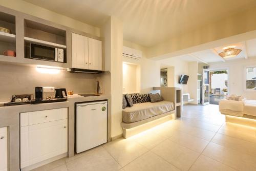 Cucina o angolo cottura di Vammos Luxury Residences