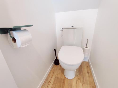 Salle de bains dans l'établissement Maison 30m2 - 1 chambre - Jardin