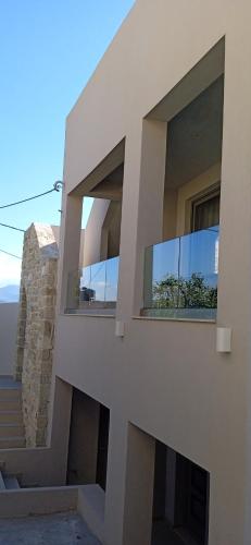 Gallery image of Kamilari Epavlis Luxury Apartments Top Floor in Kamilari