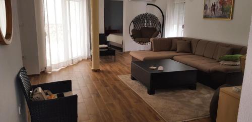 Χώρος καθιστικού στο Vila Kajevic