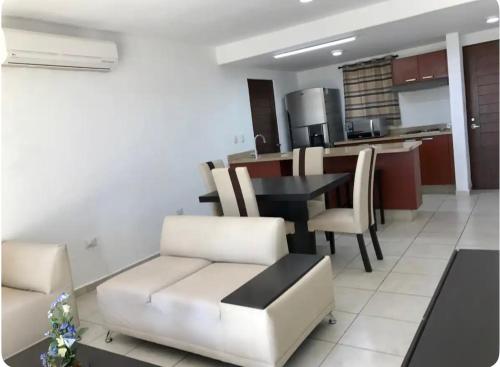 Η κουζίνα ή μικρή κουζίνα στο Residencial Las Brisas Nuevo Altata con wifi