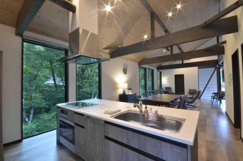 Bellton - Spacious luxury 5 bedrooms & hot tub