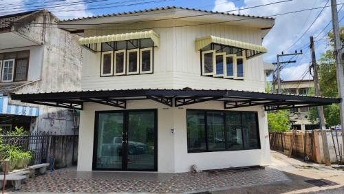 Το κτήριο όπου στεγάζεται  το bed & breakfast