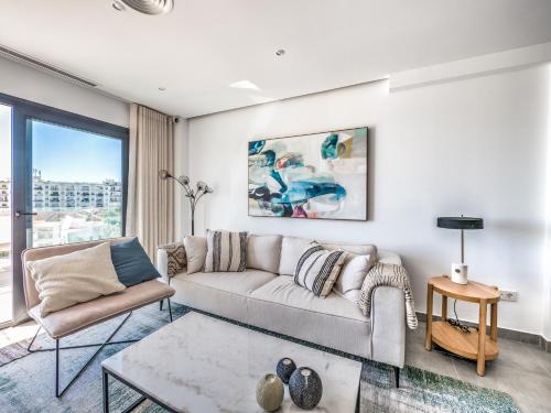 Χώρος καθιστικού στο New Luxurious house with rooftop terrace and pool