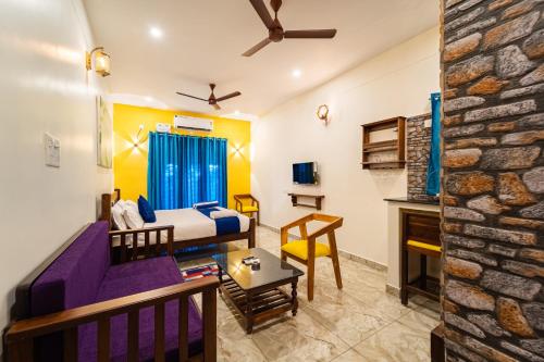 Χώρος καθιστικού στο Teak Leaf Gateway Villa with Swimming Pool Indoor Games