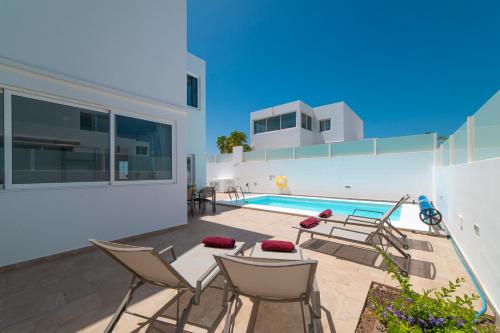 Villa Ocean Wave - Sea Views - Free Private Heated Pool