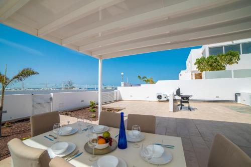 Villa Ocean Wave - Sea Views - Free Private Heated Pool
