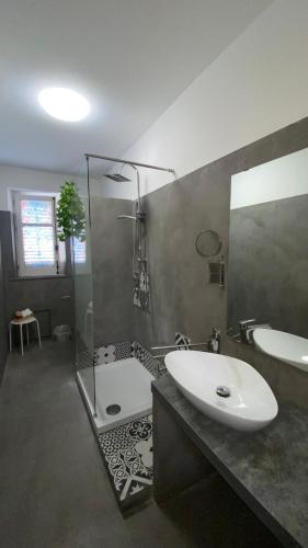 Un baño de SuiteSicily Rooms Palermo
