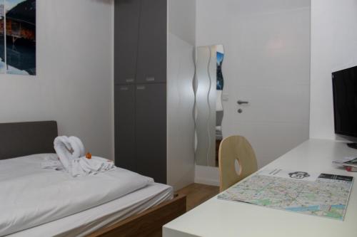 Christiano Apartments 1060 CITY