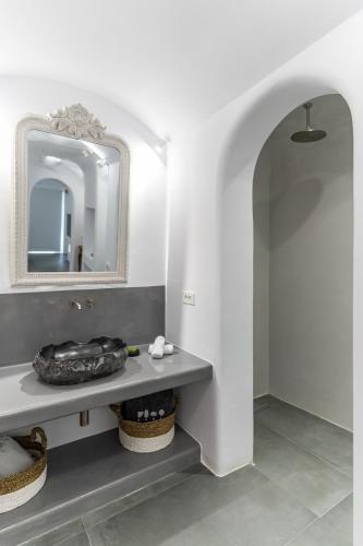 Uma casa de banho em Numa Santorini