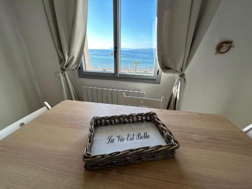 Studio les pieds dans l eau au Brusc 4 personnes