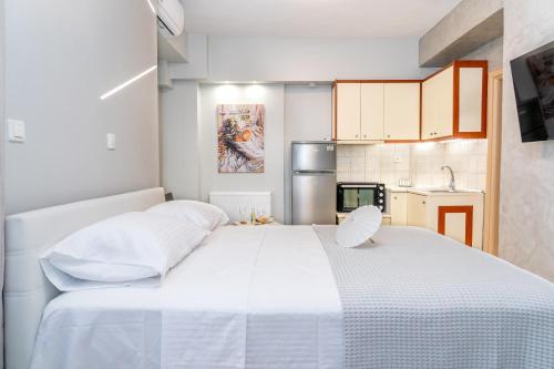 Naos Studio with free private parking of stayinthess