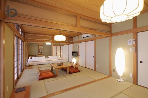 Hanagin by b hotel - 3 Bedroom Japanese apartment for 11 people 201