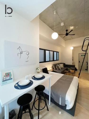 b hotel Nekoyard - Loft Studio Close to Peace Park & City Sights