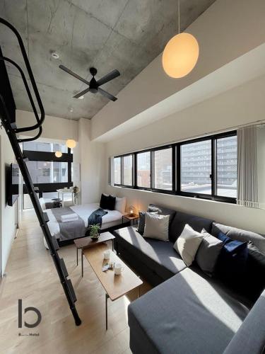 b hotel Nekoyard - Bright Loft Studio 5 Min Walk to Peace Park & City Center