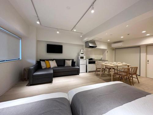 F Style by b hotel - Cozy New Apt in the Heart of the City