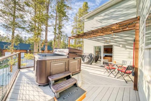 Μπαλκόνι ή βεράντα στο Views and hot tub 3br home