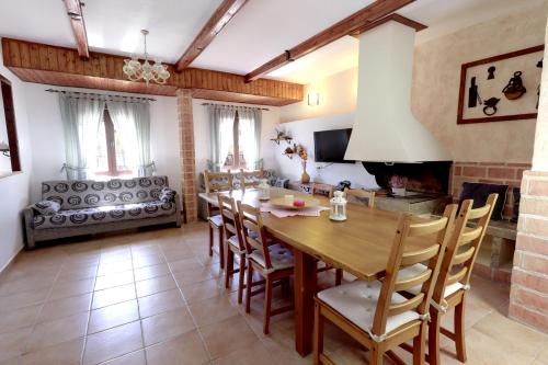 Khu vực ghế ngồi tại Casa Rural Victoria