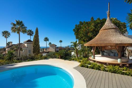 Absolute High End Villa Near Beach with Jacuzzi!