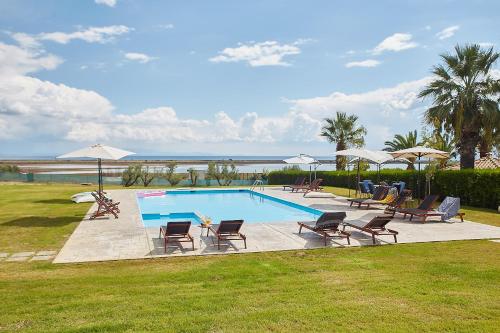 Flamingo View Suites & Villasの敷地内または近くにあるプール