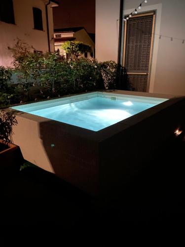 Foto Jacuzzi & Relax - Casa Indipendente 20min da Milano 4
