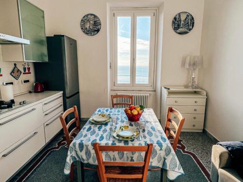 Kuchyň nebo kuchyňský kout v ubytování La Casa nel Blu