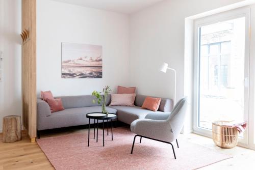 Χώρος καθιστικού στο Pier21 FINE LOFTS