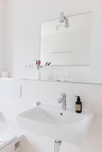 Ένα μπάνιο στο Pier21 FINE LOFTS