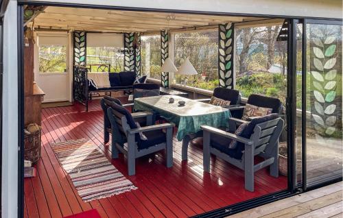 Ruang duduk di Gorgeous Home In Senoren With Kitchen
