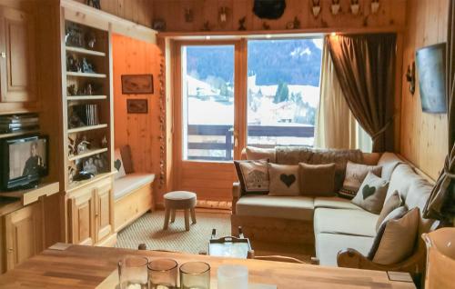 3 Bedroom Stunning Apartment In Megève