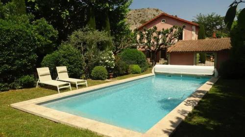 Villa élégante à Cavaillon avec piscine