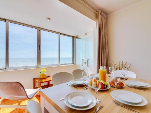 Oasis Mar Beachfront Apartment