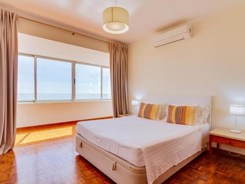 Oasis Mar Beachfront Apartment