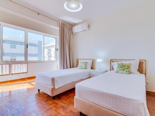 Oasis Mar Beachfront Apartment