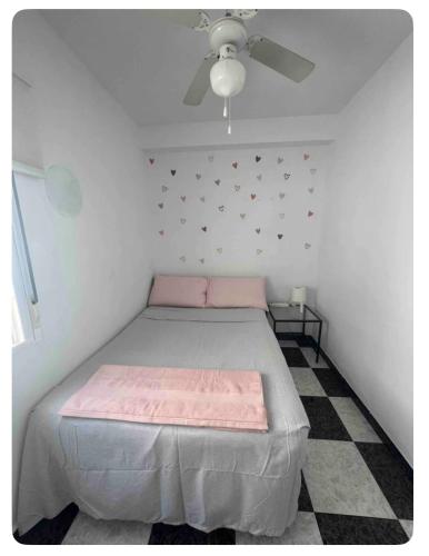 habitación 1 en tercera planta sin ascensor no és piso entero a compartir baño y cocina