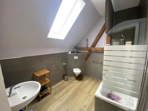 Ванна кімната в Ferienwohnung am Parsteinsee