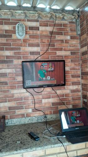 Televisyen dan/atau pusat hiburan di CABO FRIO, Pé na Areia