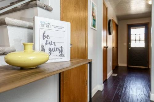 Køkken eller tekøkken på #StayInMyDistrict Cozy Central Boise Townhouse