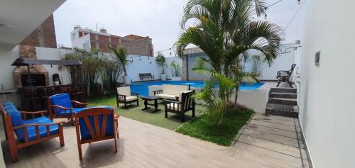 Πισίνα στο ή κοντά στο Habitaciones Matrimoniales en Playa Pulpos HOSPEDAJE DELFINES HOUSE