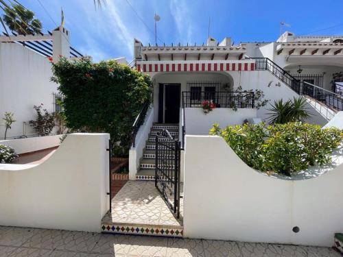 Botanical 2 Bedroom Bungalow with Com Pool VM33