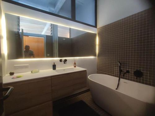 Ένα μπάνιο στο Loft d'exception, porte de Paris