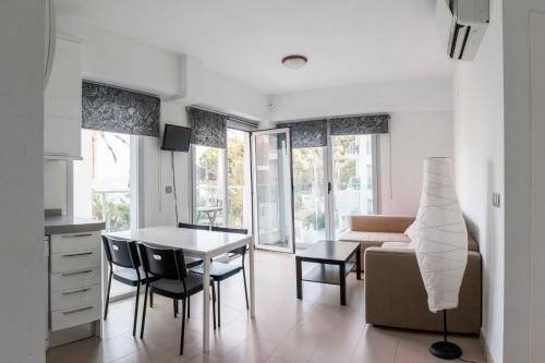 MIRADOR LA CALA en 1a línea de playa para 4 personas