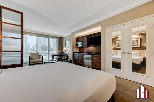 Køkken eller tekøkken på MGM Signature-04-705 Strip View Balcony Studio