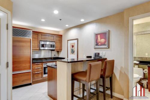 MGM Signature-15-620 1Br 2Ba Balcony Suite