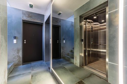 K Luxury apartment few min walk from the beach